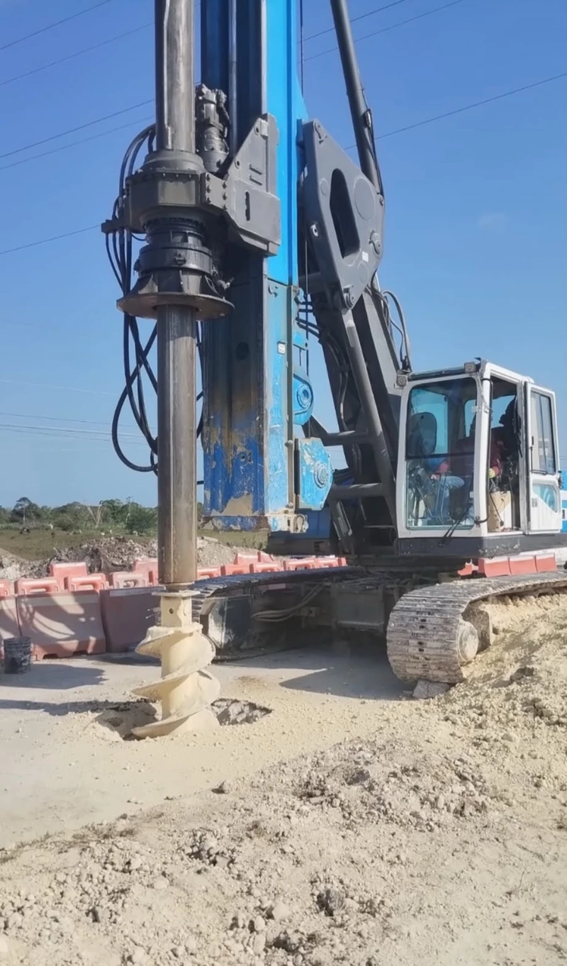 Eric Paolo · Tramo 6, Frente 5 · perforadora junto a barreras de tránsito y líneas eléctricas