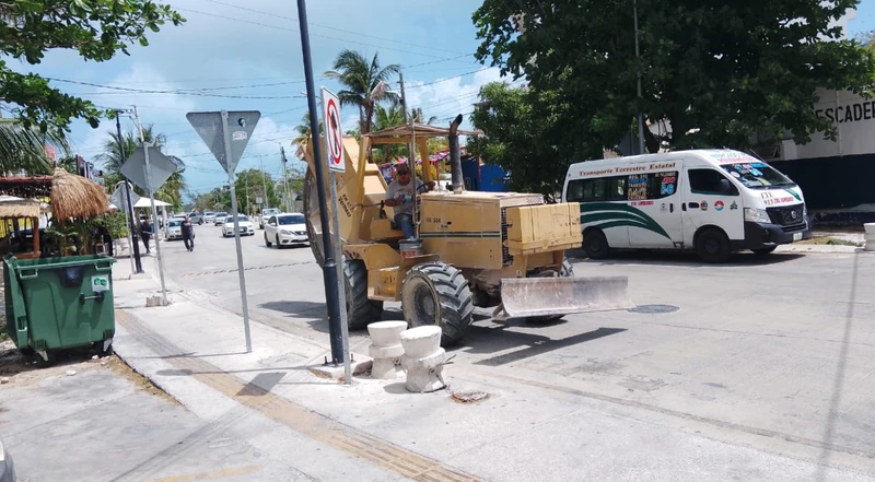 Zanjadora de disco en el frente urbano de Villas Otoch, Región 248